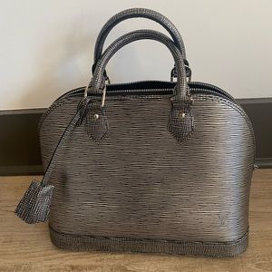 Alma MM EPI leather handbag